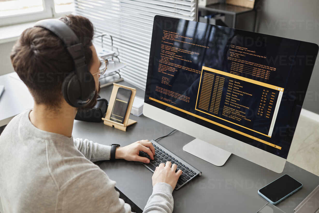 Why do Programmers Wear Headphones While Programming?